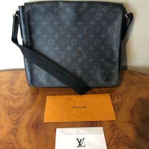 Louis Vuitton DM Messenger Bag